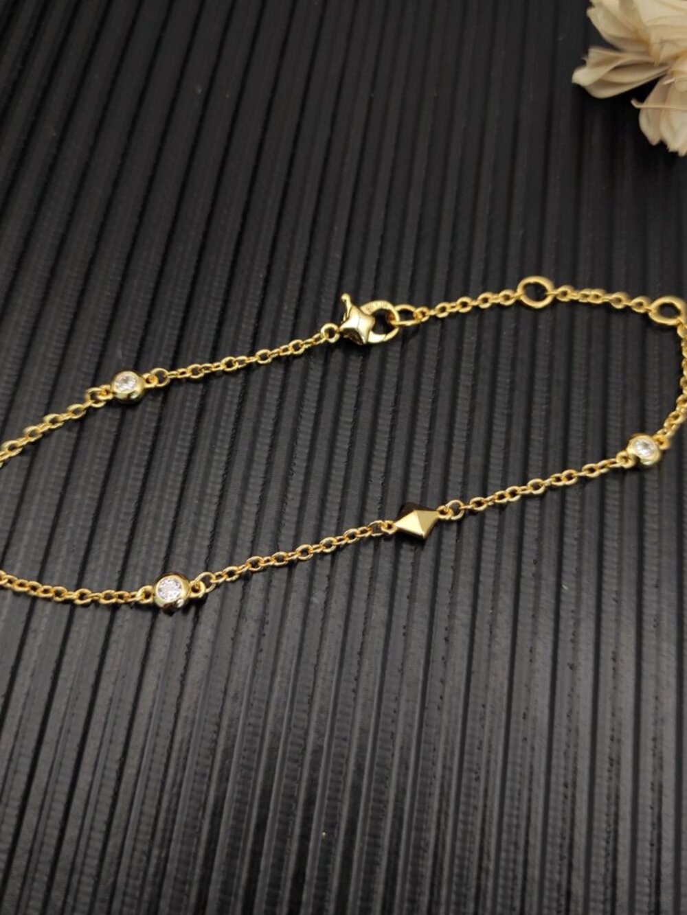 David Yurman Gold Petite Modern Diamond Bracelet - Picture 3 of 7
